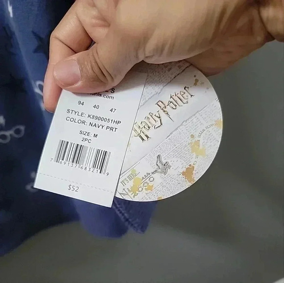 Harry Potter Women's Soft Wizarding Pajama Top Blue Size Medium Roomy Lounge - Picture 2 of 4